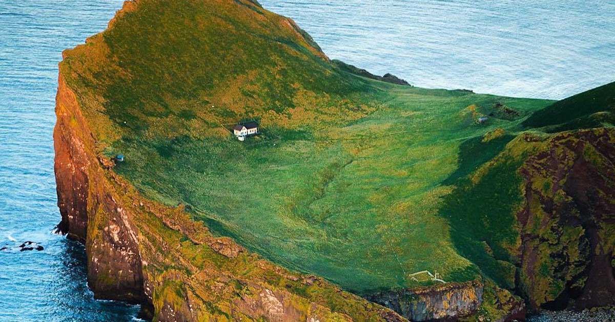 La casa più solitaria al mondo si trova su un’isola dell’Islanda